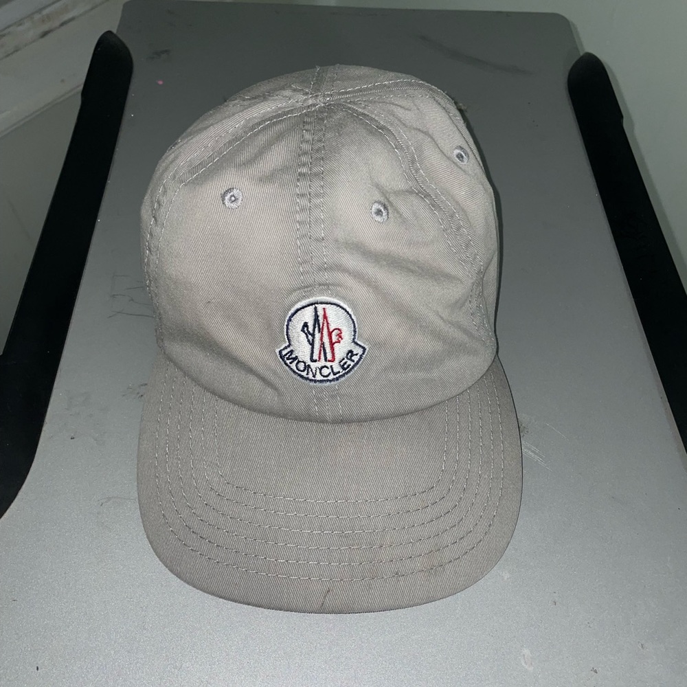 moncler hat